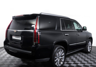 Подержанный автомобиль Cadillac Escalade Suv 2018 года (5 фото)