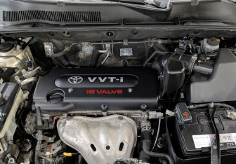 Подержанный автомобиль Toyota RAV4 2007 года (9 фото)