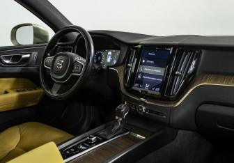 Подержанный автомобиль Volvo XC60 2018 года (9 фото)