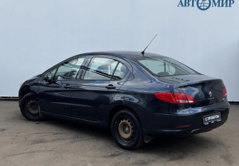 Подержанный автомобиль Peugeot 408 2014 года (7 фото)