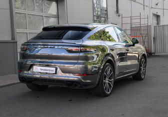 Подержанный автомобиль Porsche Cayenne 2019 года (4 фото)