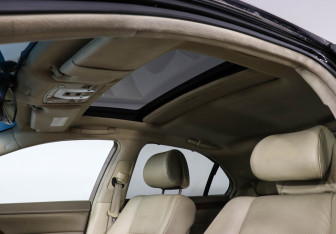 Подержанный автомобиль Honda Legend Sedan 2007 года (16 фото)