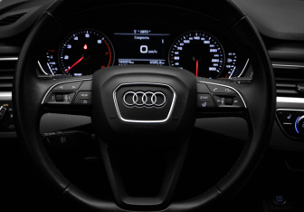 Подержанный автомобиль Audi A4 Sedan 2018 года (10 фото)