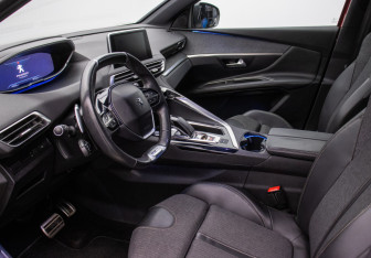Подержанный автомобиль Peugeot 3008 2017 года (10 фото)