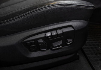 Подержанный автомобиль BMW X5 2017 года (21 фото)