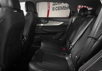 Подержанный автомобиль Chery Tiggo 8 Pro Max 2022 года (10 фото)