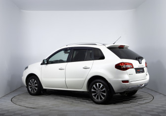 Подержанный автомобиль Renault Koleos 2013 года (7 фото)