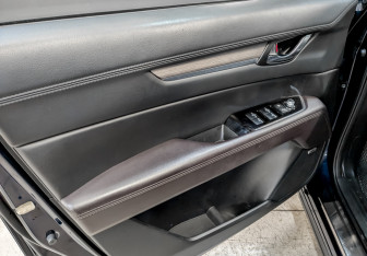 Подержанный автомобиль Mazda CX-5 2020 года (19 фото)