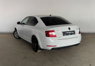 Подержанный автомобиль Skoda Octavia Liftback 2020 года (7 фото)