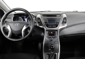 Подержанный автомобиль Hyundai Elantra Sedan 2014 года (8 фото)