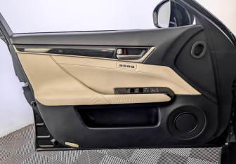 Подержанный автомобиль Lexus GS 2014 года (19 фото)