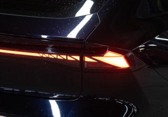 Подержанный автомобиль Changan UNI-V 2023 года (26 фото)