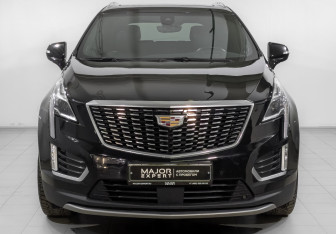 Подержанный автомобиль Cadillac XT5 2022 года (2 фото)
