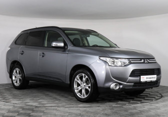 Подержанный автомобиль Mitsubishi Outlander 2012 года (3 фото)