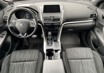 Подержанный автомобиль Mitsubishi Eclipse Cross 2019 года (10 фото)