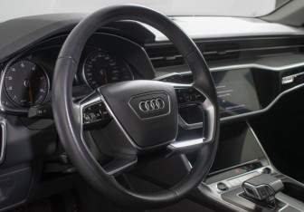 Подержанный автомобиль Audi A6 Sedan 2021 года (13 фото)