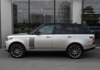 Подержанный автомобиль Land Rover Range Rover 2018 года (8 фото)