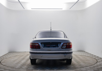 Подержанный автомобиль Nissan Almera Sedan 2001 года (6 фото)