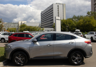 Подержанный автомобиль Haval F7x 2023 года (6 фото)