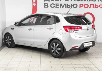 Подержанный автомобиль Kia Rio Hatchback 2016 года (6 фото)