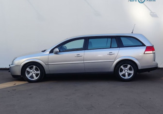 Подержанный автомобиль Opel Vectra Wagon 2004 года (5 фото)