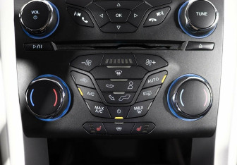 Подержанный автомобиль Ford Mondeo Sedan 2015 года (11 фото)