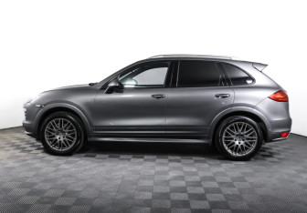 Подержанный автомобиль Porsche Cayenne 2012 года (8 фото)