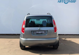Подержанный автомобиль Skoda Roomster 2009 года (6 фото)