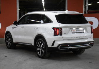 Подержанный автомобиль Kia Sorento 2022 года (7 фото)
