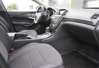 Подержанный автомобиль Opel Insignia Liftback 2010 года (11 фото)