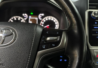 Подержанный автомобиль Toyota Land Cruiser Prado 2020 года (28 фото)