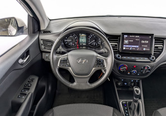 Подержанный автомобиль Hyundai Solaris Sedan 2021 года (21 фото)