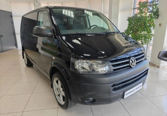 Подержанный автомобиль Volkswagen Caravelle 2014 года (3 фото)