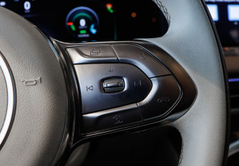 Подержанный автомобиль Voyah Free 2022 года (18 фото)