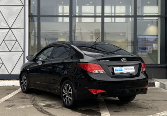 Подержанный автомобиль Hyundai Solaris Sedan 2016 года (7 фото)
