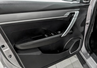 Подержанный автомобиль Geely Coolray 2022 года (18 фото)