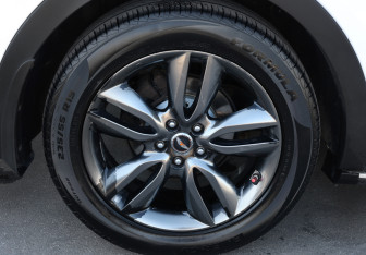 Подержанный автомобиль Hyundai Santa Fe 2012 года (25 фото)