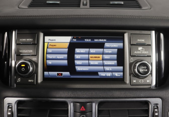 Подержанный автомобиль Land Rover Range Rover 2010 года (50 фото)