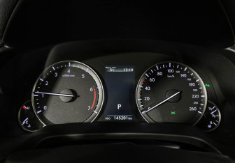 Подержанный автомобиль Lexus RX 2017 года (11 фото)