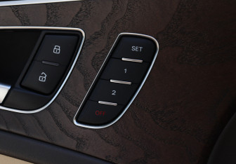 Подержанный автомобиль Audi A6 Sedan 2015 года (14 фото)