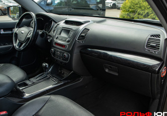 Подержанный автомобиль Kia Sorento 2013 года (7 фото)