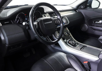 Подержанный автомобиль Land Rover Range Rover Evoque 2017 года (15 фото)
