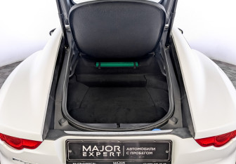 Подержанный автомобиль Jaguar F-Type Coupe 2016 года (10 фото)