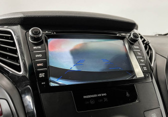 Подержанный автомобиль Hyundai i40 Sedan 2013 года (14 фото)