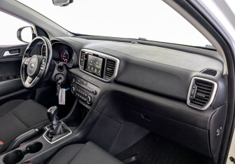 Подержанный автомобиль Kia Sportage 2019 года (11 фото)