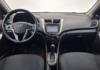 Подержанный автомобиль Hyundai Solaris Sedan 2015 года (12 фото)