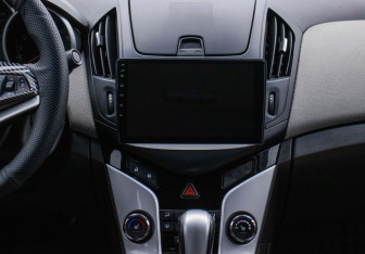 Подержанный автомобиль Chevrolet Cruze Sedan 2014 года (14 фото)