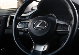 Подержанный автомобиль Lexus RX 2016 года (15 фото)