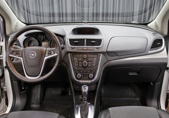 Подержанный автомобиль Opel Mokka 2013 года (14 фото)