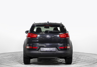 Подержанный автомобиль Kia Sportage 2015 года (6 фото)